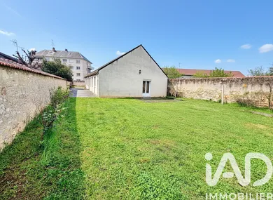 House in Saint-Amand-Montrond (18200)