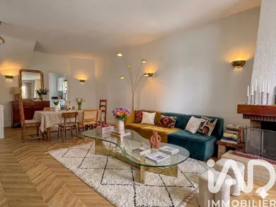 Townhouse in Garches (92380)