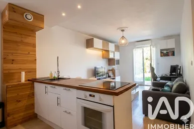 Apartment in Pertuis (84120)