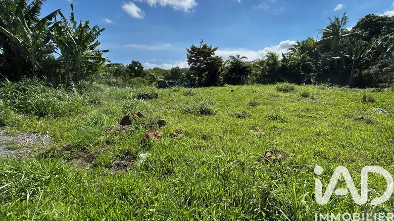 Terrain à bâtir à Petite-Île (97429) · 298 000 €