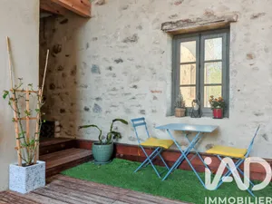 Apartment in Saint-Laurent-d'Agny (69440)