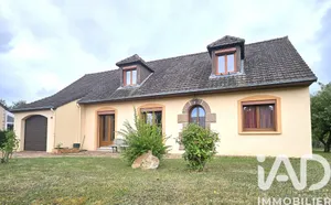 Maison traditionnelle à Luché-Pringé (72800)