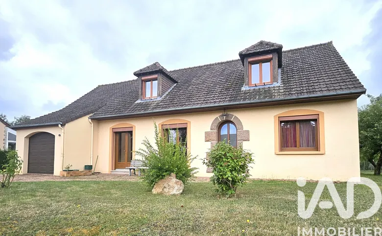 Maison 5 pièces 121 m² · à Luché-Pringé · 121 m² · 168 000 €