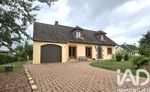 Traditional house in Luché-Pringé (72800)