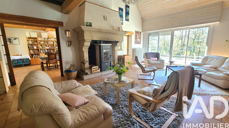 Maison 11 pièces 360 m² · à Corcoué-sur-Logne · 360 m² · 597 000 €