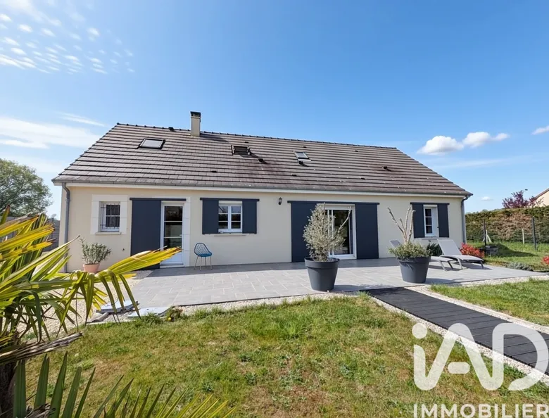 Maison 6 pièces 350 m² · à Châteaumeillant · 350 m² · 149 000 €