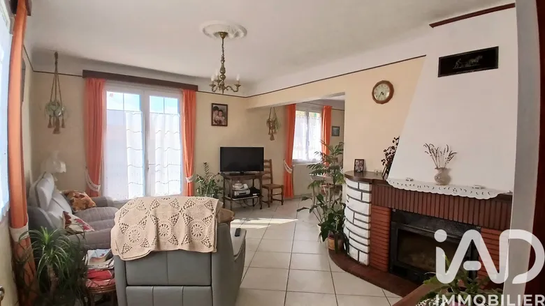 Maison 5 pièces 97 m² · à Saint-Jean-de-Beugné · 97 m² · 181 400 €