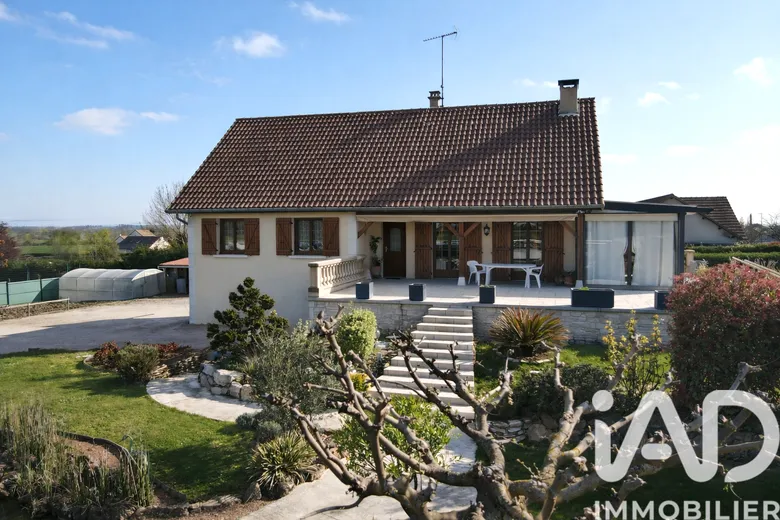 Maison 5 pièces 108 m² · à Varennes-le-Grand · 108 m² · 305 000 €