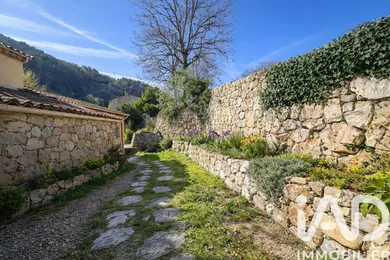 Maison traditionnelle à Le Bar-sur-Loup (06620)