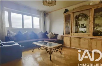 Apartment in Courbevoie (92400)