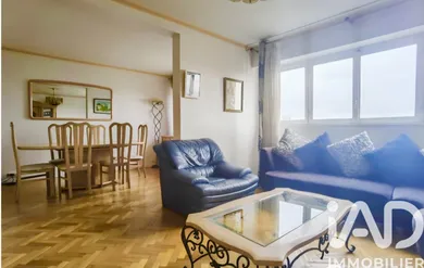 Apartment in Courbevoie (92400)
