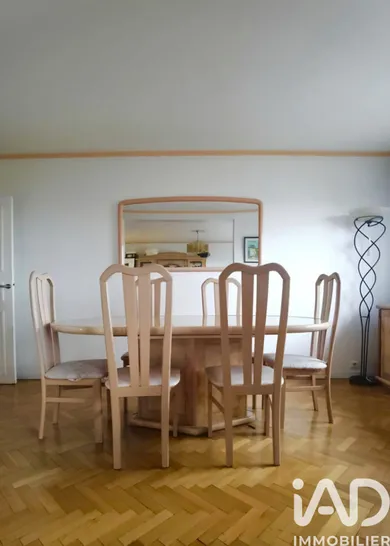 Apartment in Courbevoie (92400)