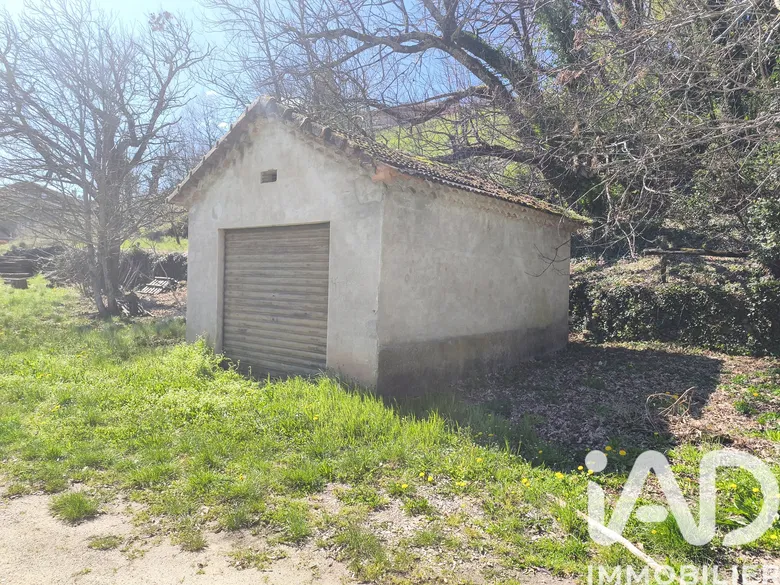 Parking 21 m² · à Saint-Genest-de-Beauzon · 21 m² · 14 000 €