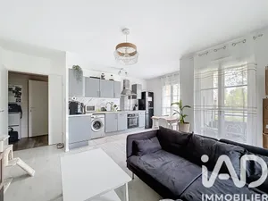 Apartment in Saint-Pierre-du-Perray (91280)