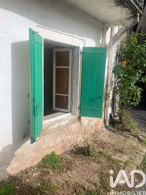 Maison de village à Laval-Roquecezière (12380)