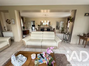 Maison de campagne à Saint-Étienne-du-Vauvray (27430)