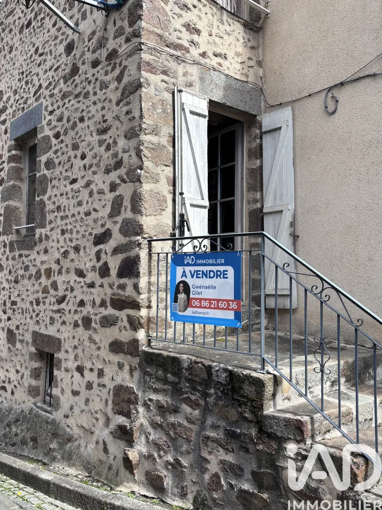 Maison 2 pièces 72 m² · à Ambrières-les-Vallées · 72 m² · 28 000 €