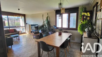 Apartment in Saint-Genis-Laval (69230)