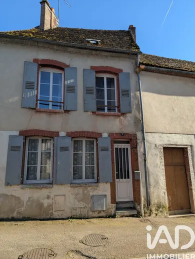 Townhouse in Brienon-sur-Armançon (89210)