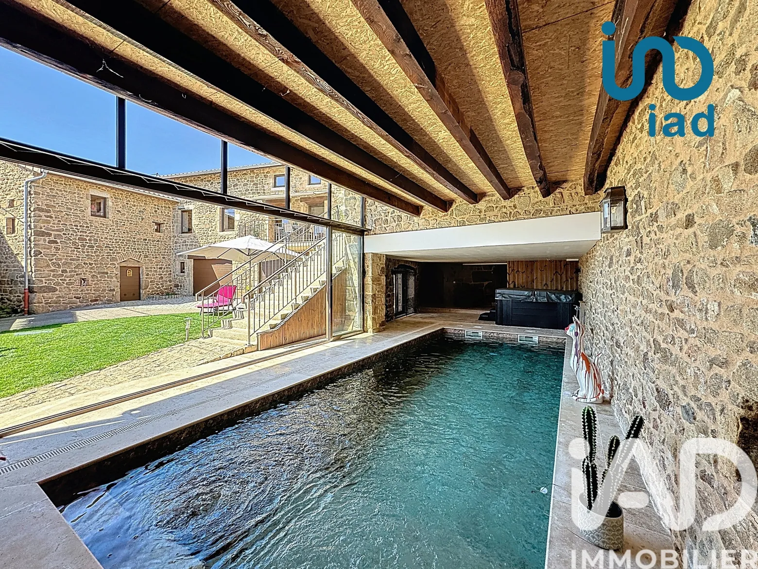 Vente maison à Maclas (42520) : maison 7 pièces 234 m² - 1997222 — 2