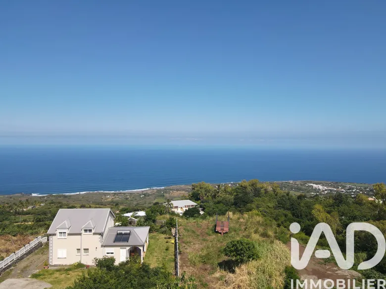 Terrain à bâtir à Saint-Leu (97424) · 380 000 €