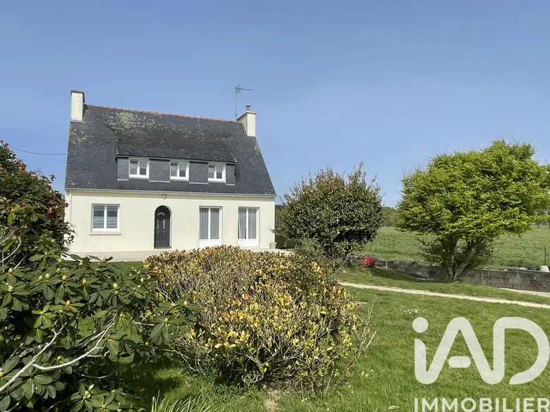 Maison 5 pièces 115 m² · à Plonéour-Lanvern · 115 m² · 262 500 €