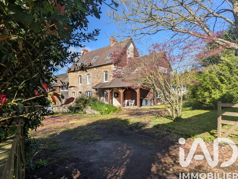 Maison 12 pièces 335 m² · à Saint-Pierre-de-Semilly · 335 m² · 220 000 €