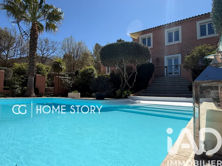 Maison 6 pièces 169 m² · à Signes · 169 m² · 599 000 €