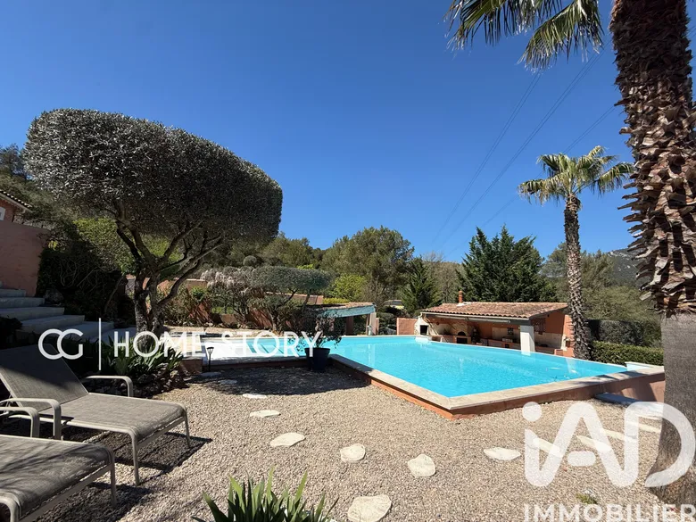 Maison 6 pièces 169 m² · à Signes · 169 m² · 599 000 €