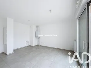 Apartment in Hyères (83400)
