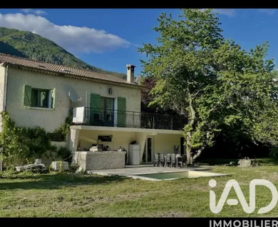 Horses property in Entrevaux (04320)