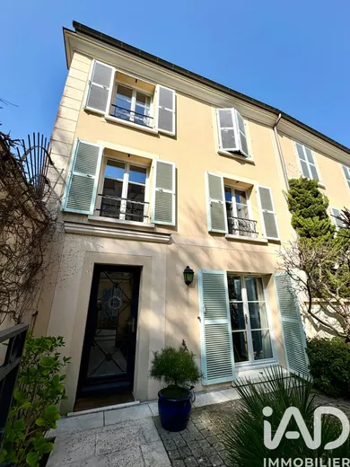 Maison à Marly-le-Roi (78160)