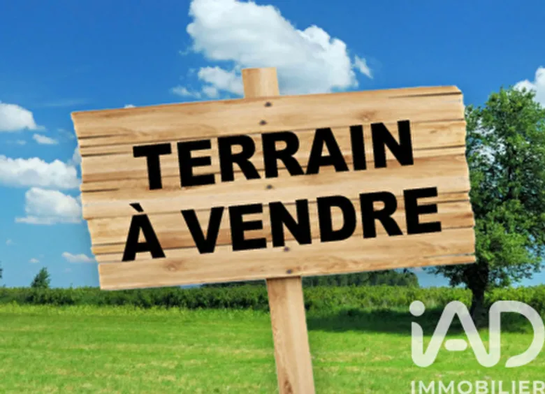 Terrain à bâtir à Saint-Aigulin (17360) · 21 000 €