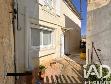 Townhouse in Fontenay-le-Comte (85200)