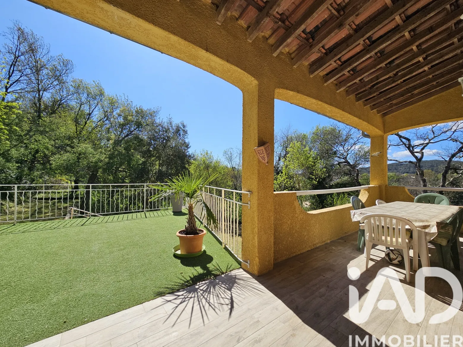 Vente maison à Gonfaron (83590) : maison 7 pièces 187 m² — 2