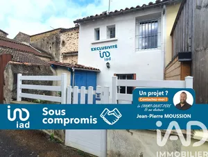 Building in Le Champ-Saint-Père (85540)