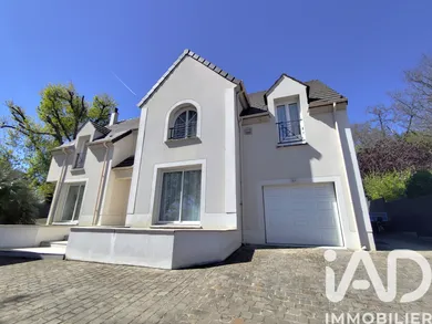 Traditional house in La Ville-du-Bois (91620)