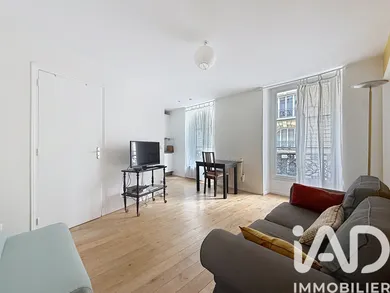 Apartment in Paris (75007)