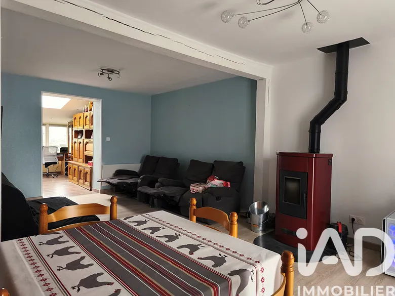 Maison 8 pièces 177 m² · à Tréon · 177 m² · 280 000 €