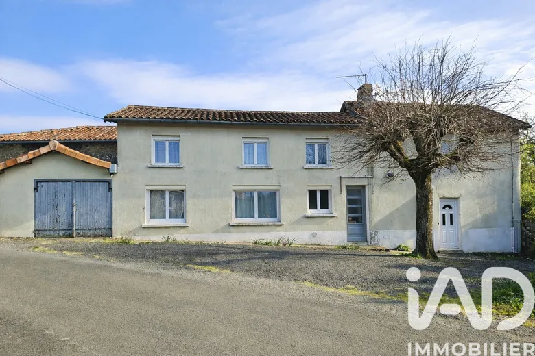 Maison 5 pièces 118 m² · à Les Pins · 118 m² · 112 000 €