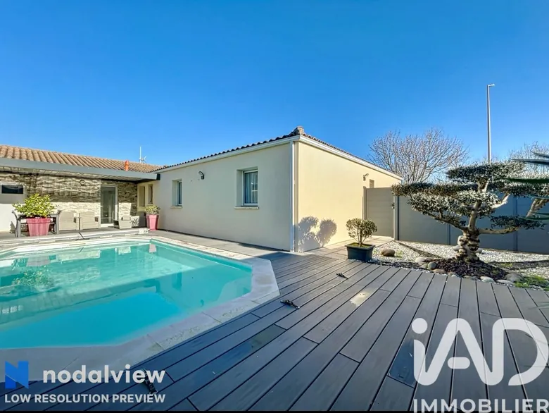 Maison 5 pièces 154 m² · à Dompierre-sur-Mer · 154 m² · 583 000 €