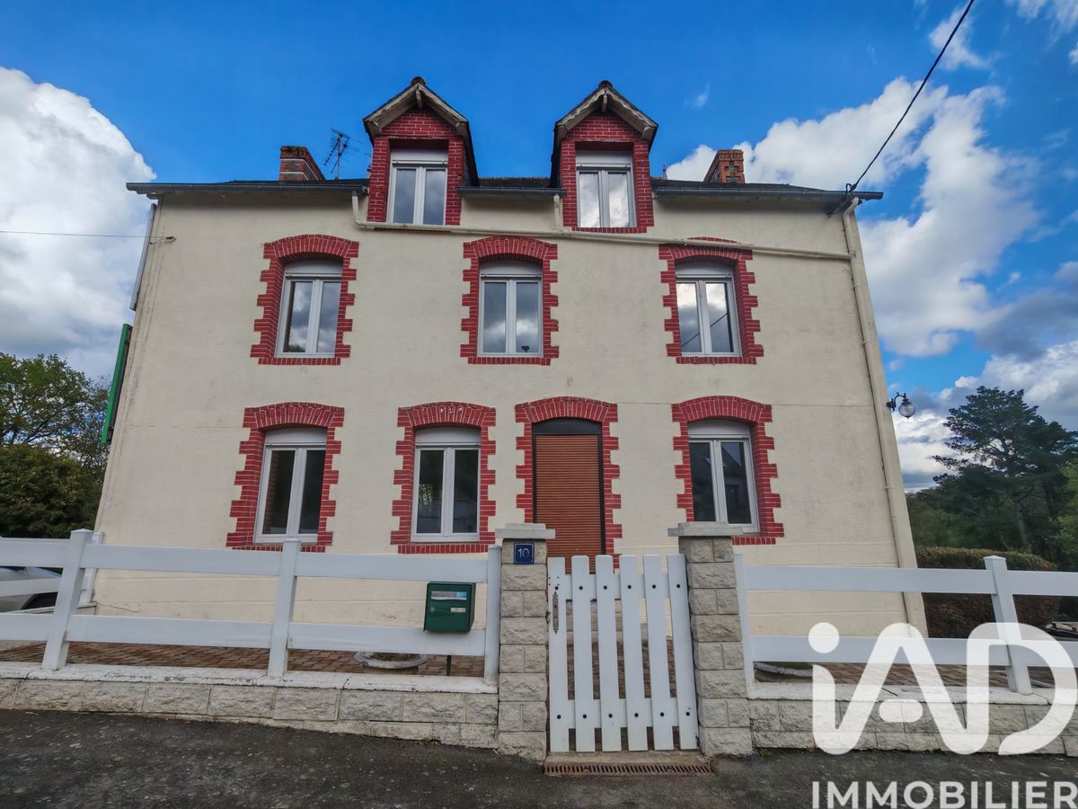 maison à Loyat