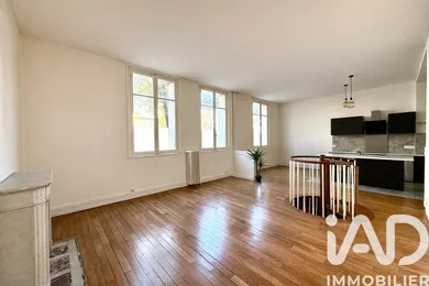 Apartment in Paris (75017)