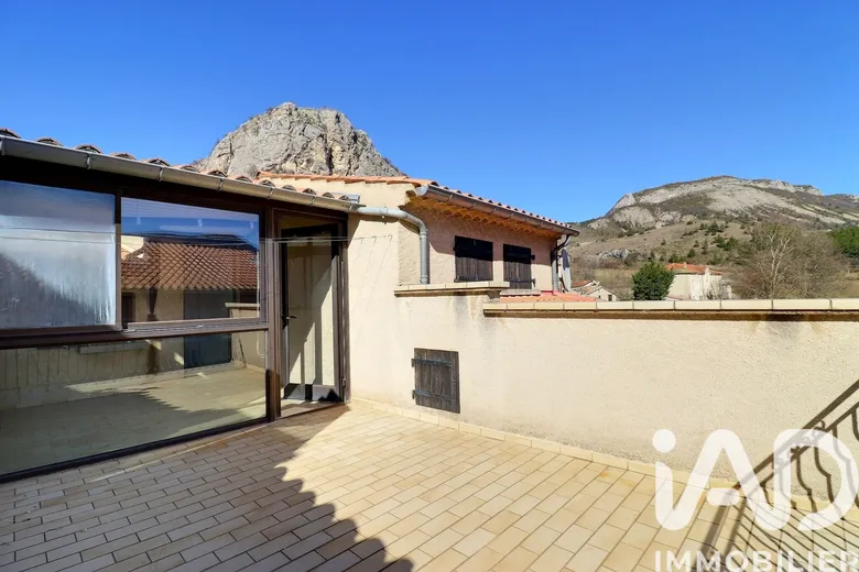 Immeuble 179 m² · à Séderon · 179 m² · 149 000 €