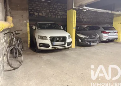 Parking à Paris (75020)