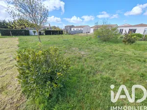 Terrain à bâtir à Beaugeay (17620)