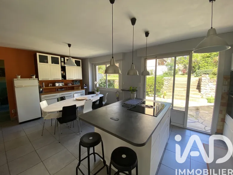 Maison 8 pièces 295 m² · à Cholet · 295 m² · 394 500 €