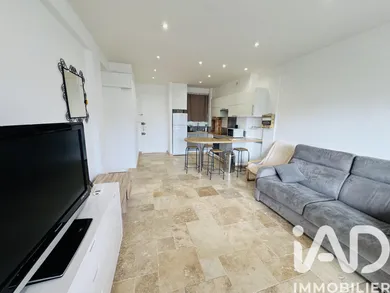 Apartment in Cavalaire-sur-Mer (83240)