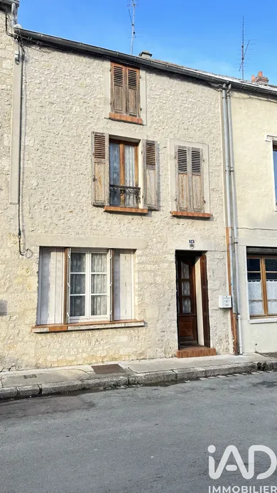 Maison de ville à Château-Landon (77570)