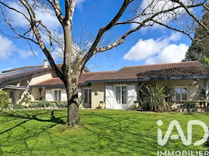 Architectural house in L'Isle-en-Dodon (31230)